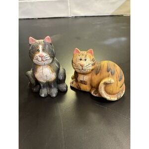 2 Tii Collections Small Resin Cat Figures Sitting Position And Laying Down